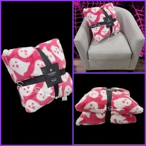 2pc Halloween Faux Fur Hot Pink Ghost Pillow Set by StoreHouse Large 20"